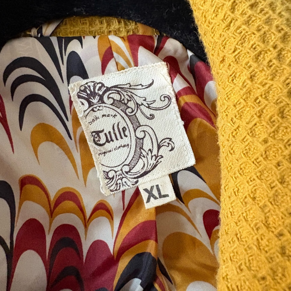 Retro Yellow Coat - Picture 4 of 6